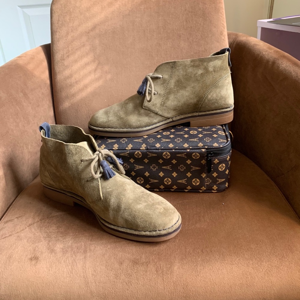 Hush Puppies in Olive Suede